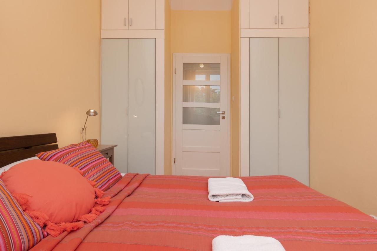 Warsaw New Town Square Apartment For 5 Guests By Noclegi Renters Eksteriør billede