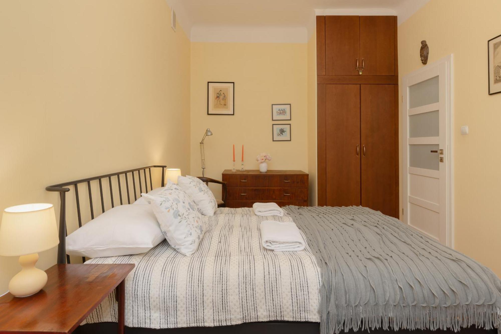 Warsaw New Town Square Apartment For 5 Guests By Noclegi Renters Eksteriør billede